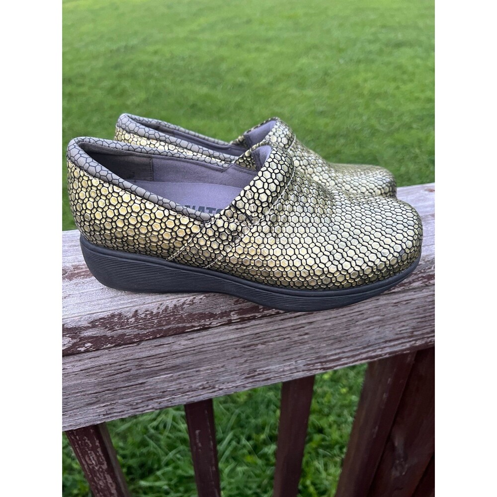 SoftWalk Greys Anatomy Womens Meredith Clog Size 7.5 Green Metallic Nursing Shoe